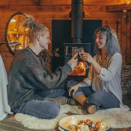 Campsite Cabin 3 *